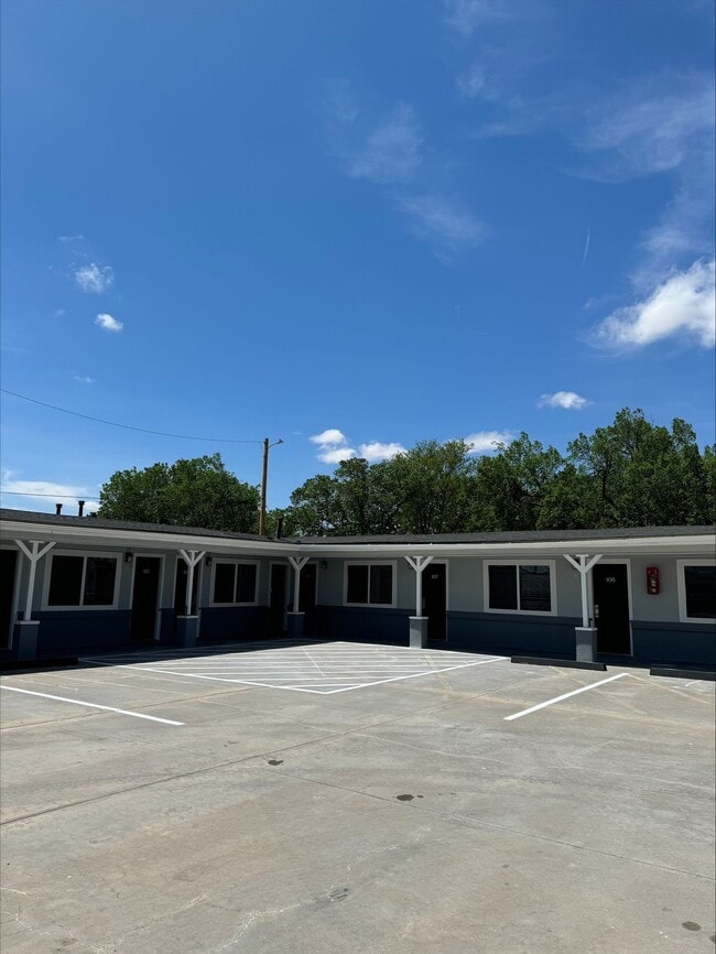 Building Photo - Pancake Flats in Liberal