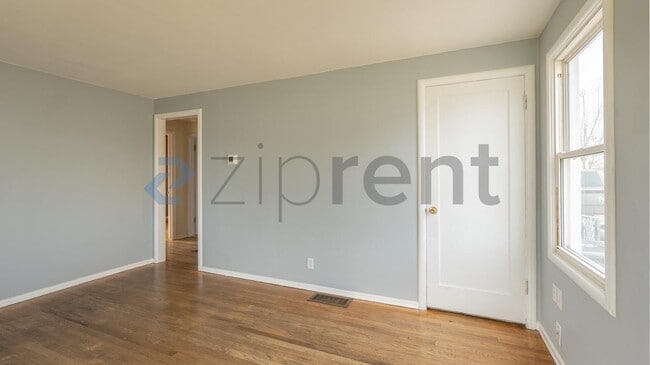 Photo - 5703 N Alberta St