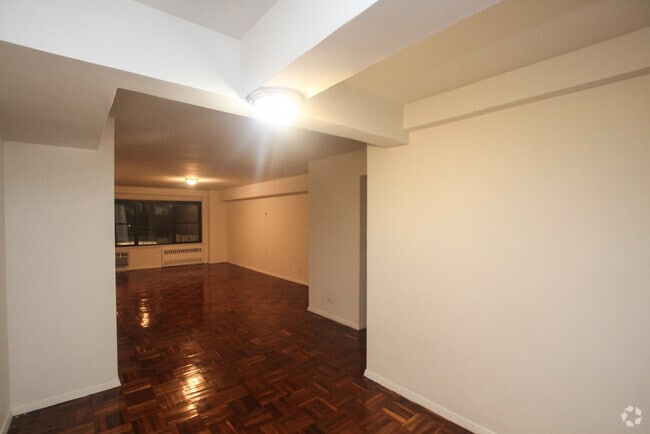 Building Photo - 157e E 57th St Unit 3F Rental