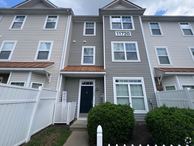 Building Photo - Charming 3BD, 2.5BA Raleigh Townhome with ...