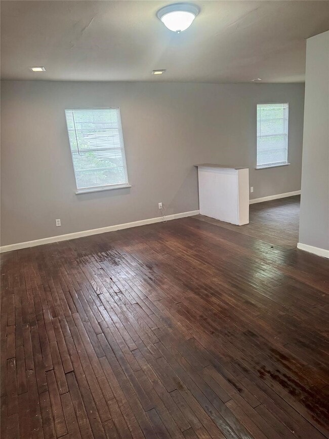 Photo - 7915 Flintridge Dr