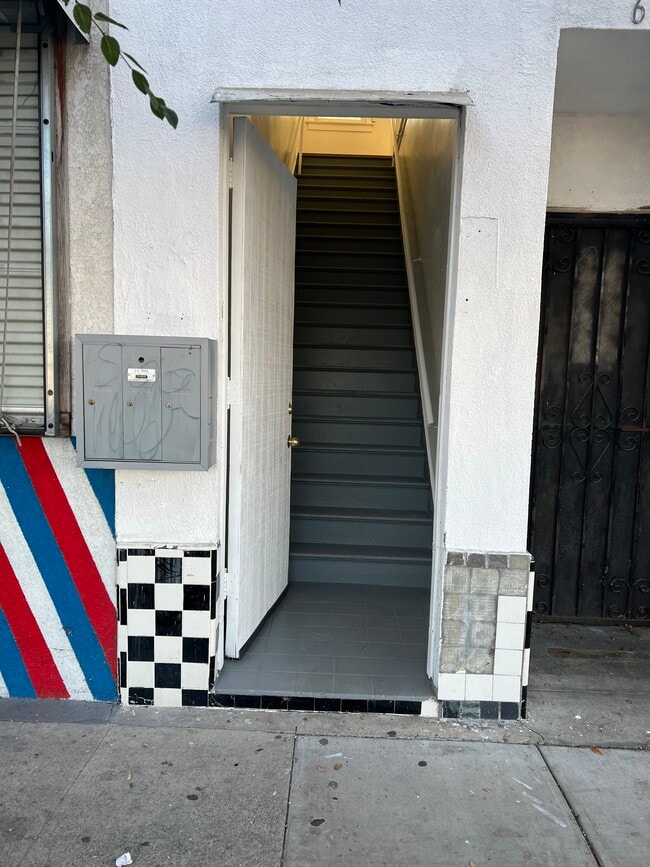 Photo - 6403 S Vermont Ave