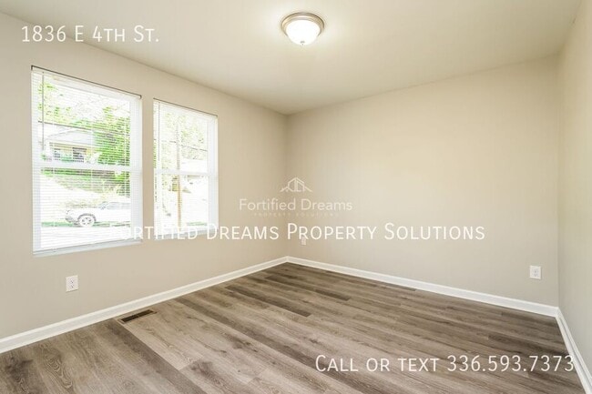 Photo - 1836 4th St E