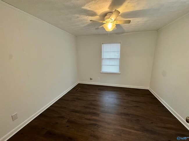 Photo - 409 Suffield St