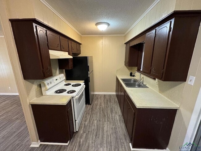 Photo - 605 Circle Dr