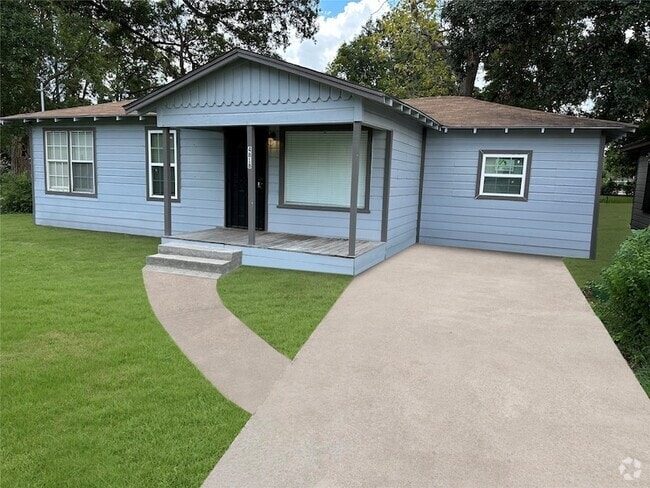 Building Photo - 4818 Caplin St Rental