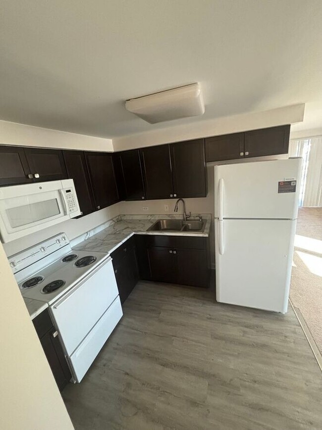 Photo - 17320 Ridgeland Ave Unidad 3B