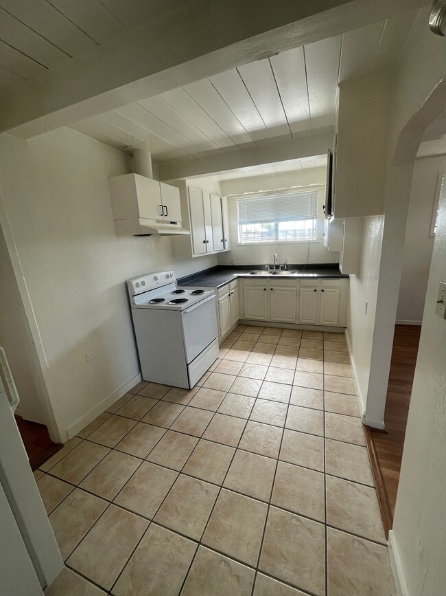 Photo - Thousands Points Apartment Unit 10034