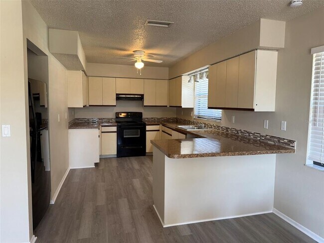 Photo - 177 W Cowles St