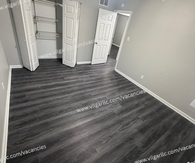 Photo - 5583 - 85 Tulip Ave Unit 5585 (Upper)