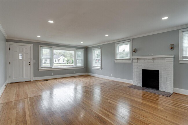 Photo - 3 bedroom home in Red Bank!