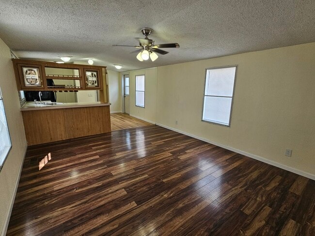 Photo - 115 Sharon Rd Unit 25