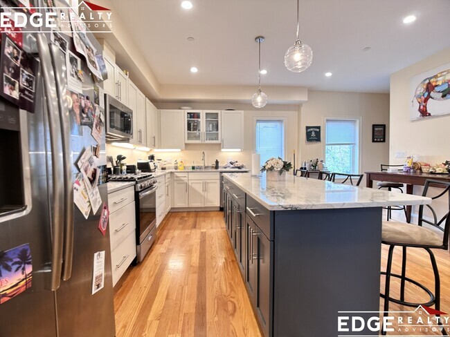 Building Photo - 18 Cufflin St Unit 1 Rental