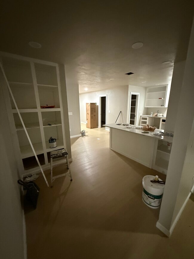 Building Photo - 917 Hillpoint Ln