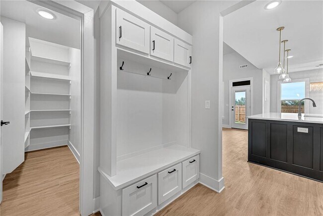 Photo - 1850 Momi St