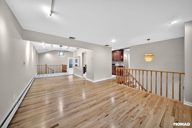 Photo - 15 Castle Ct