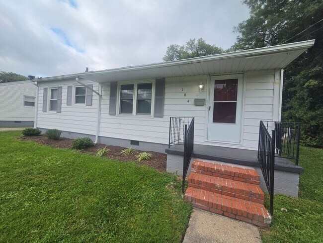 Photo - 104 Twin Oaks Dr