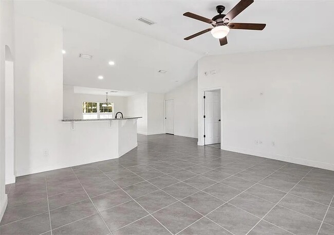 Photo - 8961 SE Hwy 42