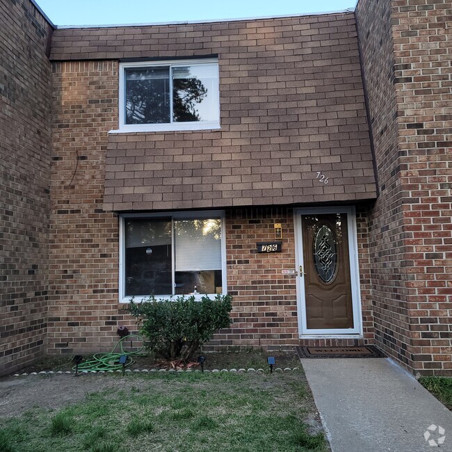 Building Photo - 726 Hayes Ave Rental