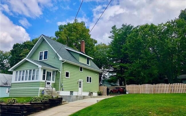 Building Photo - 359 Sieber Ave