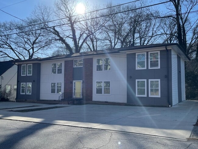 Building Photo - 1784 Temple Ave Rental