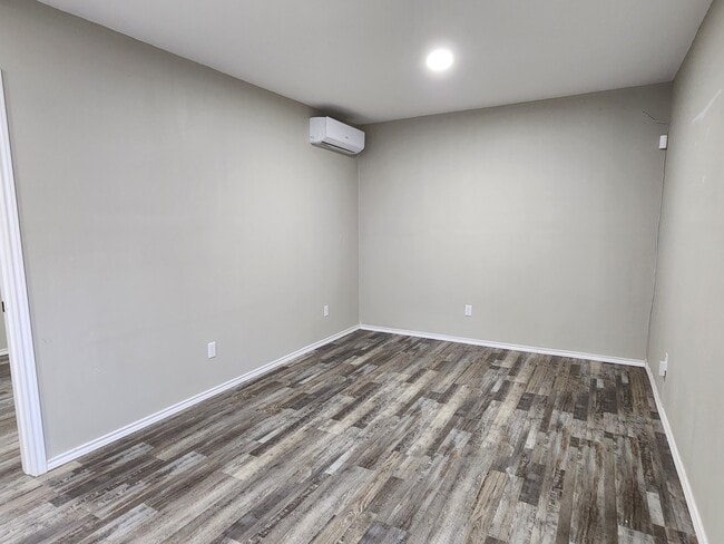 Photo - 1050 Shephard Dr