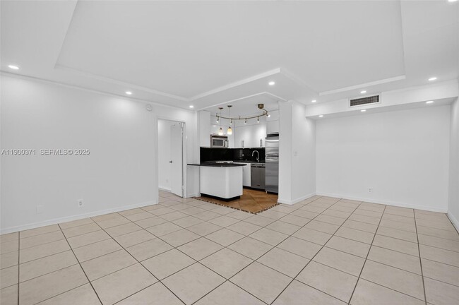 Photo - 1050 SE 15th St Unit 307