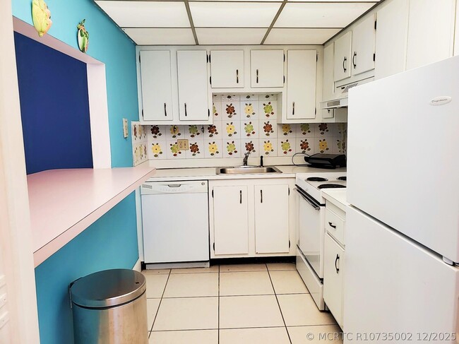 Photo - 4156 Inverrary Dr Unit 305