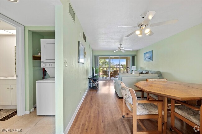 Building Photo - 1018 Manatee Rd Unit E302 Rental