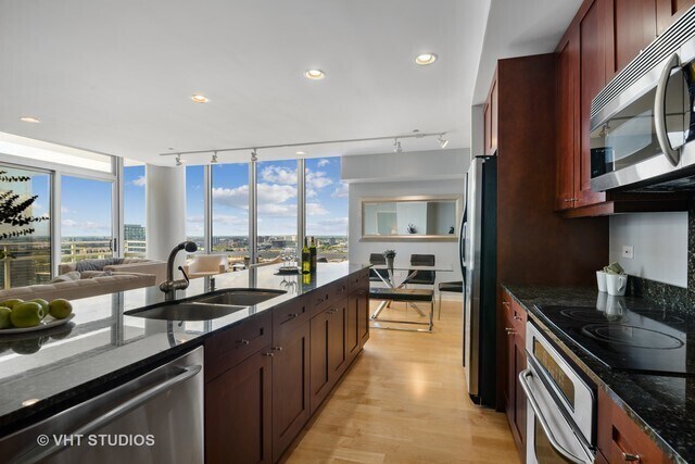 Photo - 737 W Washington Blvd Unit 2508
