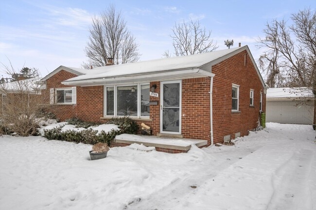 Photo - 27576 MacKenzie Dr