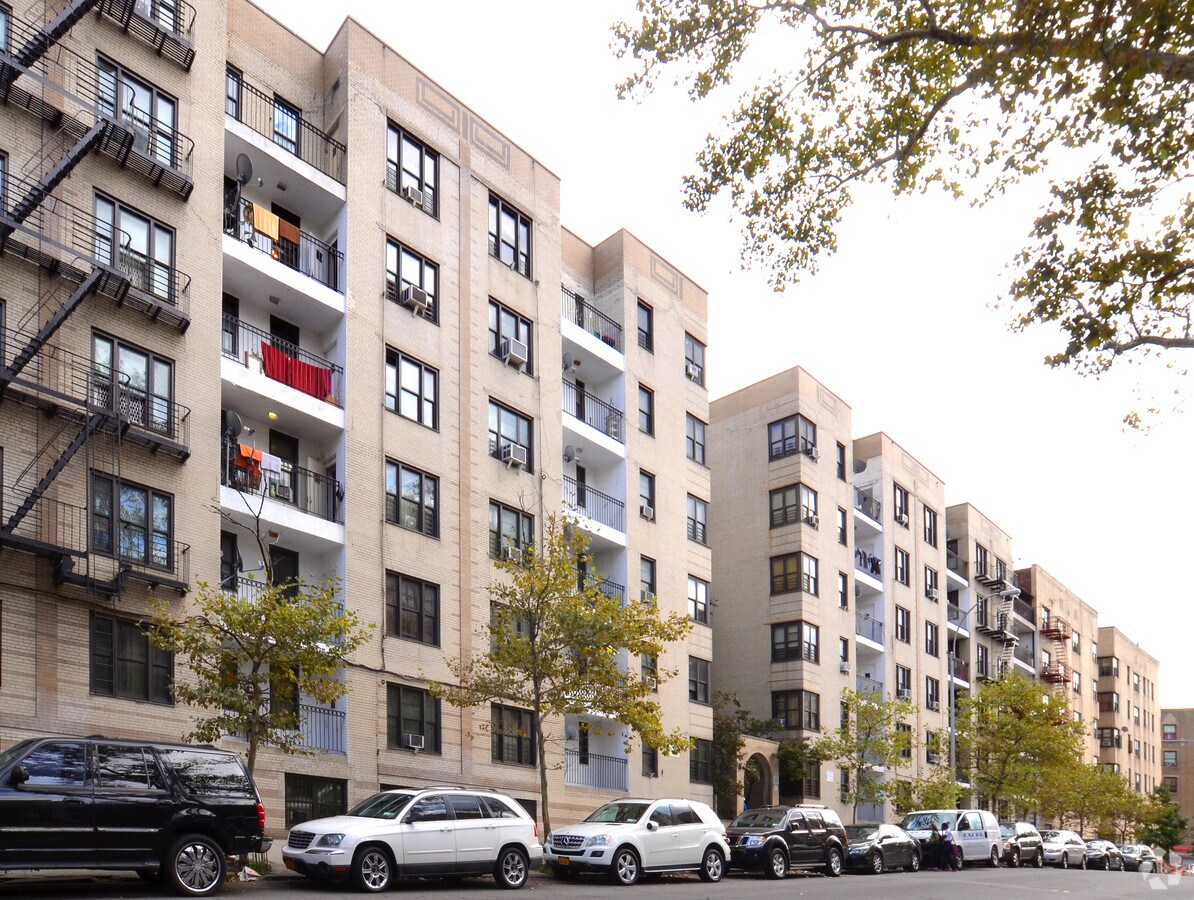 Photo - 1740 Grand Ave