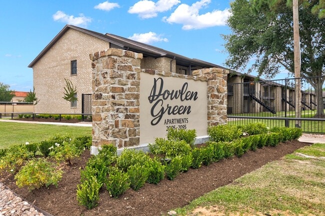 Dowlen Green Apartments - Dowlen Green Apartments