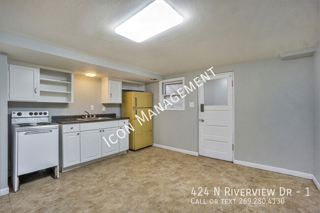 Photo - 424 N Riverview Dr Unit 1