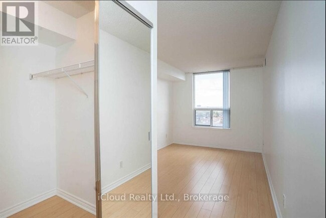 Photo - 135 Hillcrest Ave Unité 906