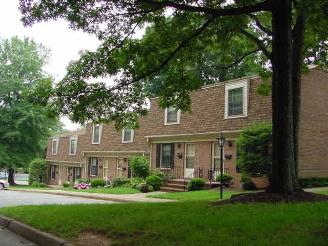 Stratford Square Apartments - Stratford Square Apartments