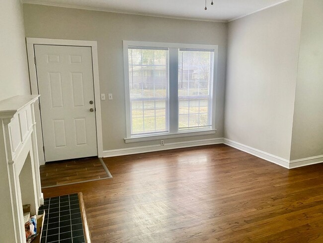 Photo - Charming 2-Bedroom Duplex for Lease – Sout...