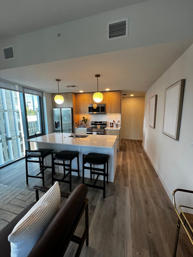 Building Photo - 41 NW 32nd St Unit B1 Rental