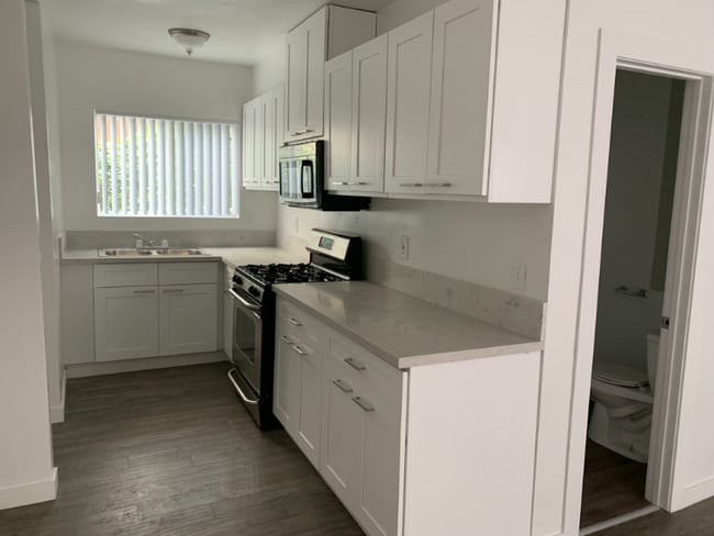 Photo - 14711-14717 Erwin St Unidad 6