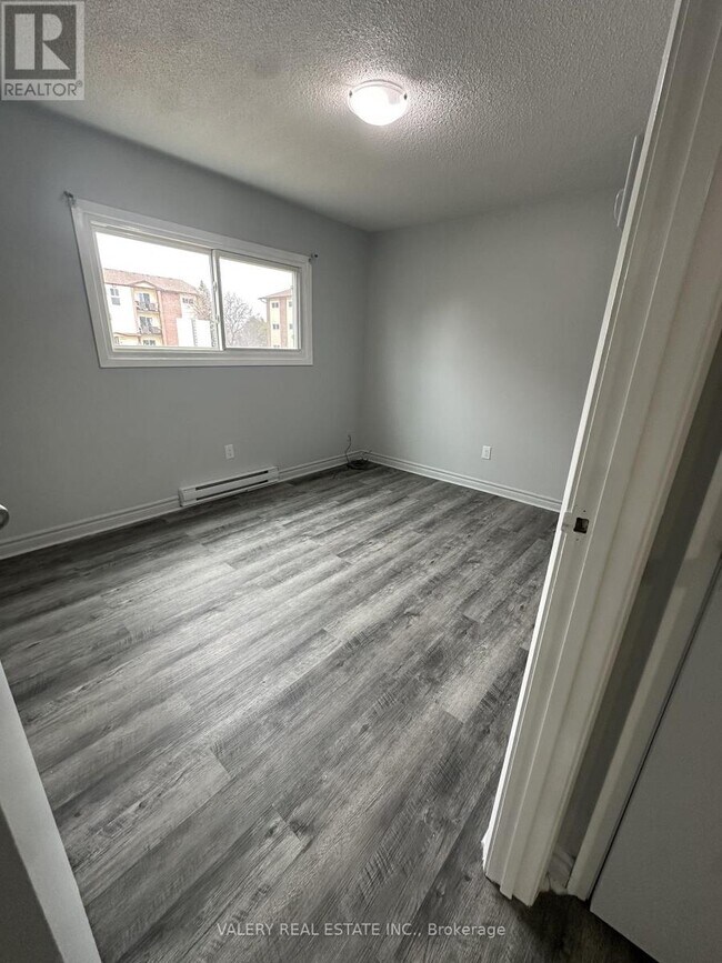 Photo - 11 Lowndes Ave Unit 1