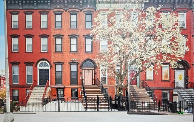 Building Photo - 800 Ocean Ave Unit Apt. #3