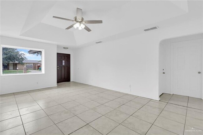 Photo - 23 E Helmer St