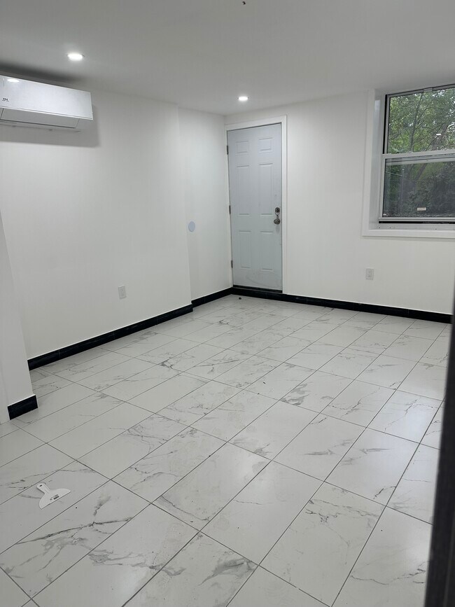 552 Congress St Unit 3
