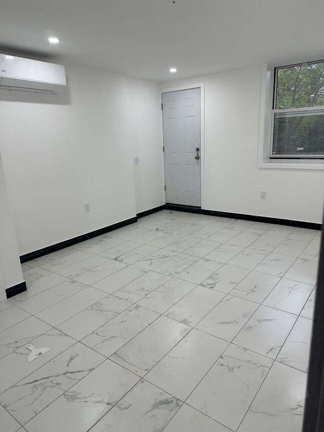 Photo - 552 Congress St Unidad 3