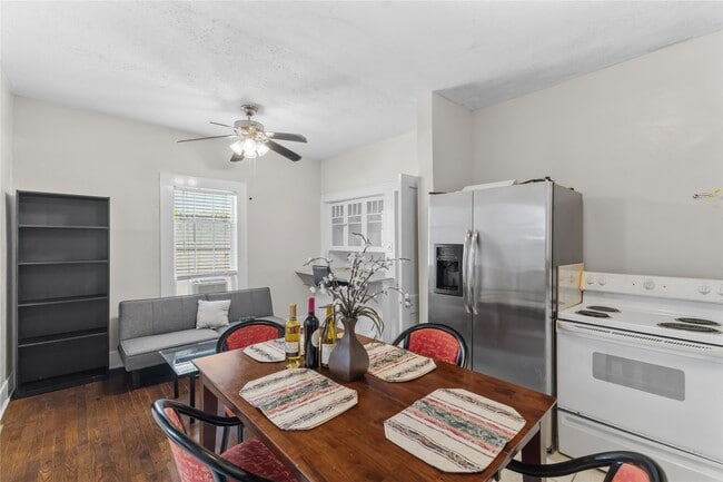 Photo - 2509 Whitney St Unidad B