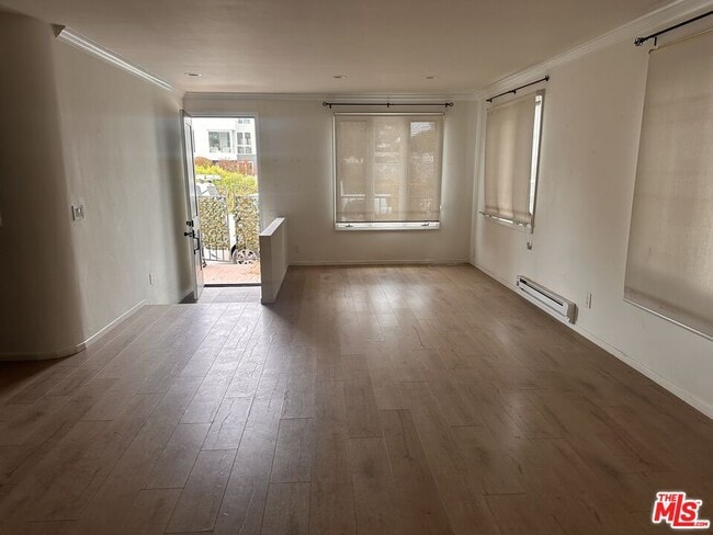 Photo - 3309 Grand Canal Unidad #A