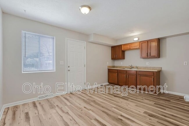 Building Photo - 429 Barnett Rd