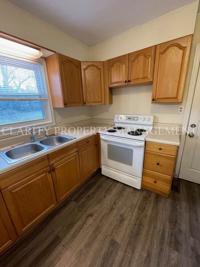 Photo - Centrally located 3 bedroom home!