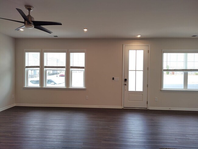 Photo - Beautiful, end-unit, townhome located in the Commons at Farmington Community in Charlotte!