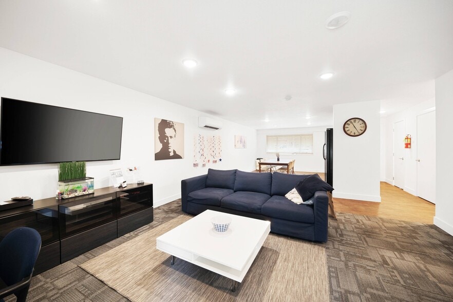 Leasing Office